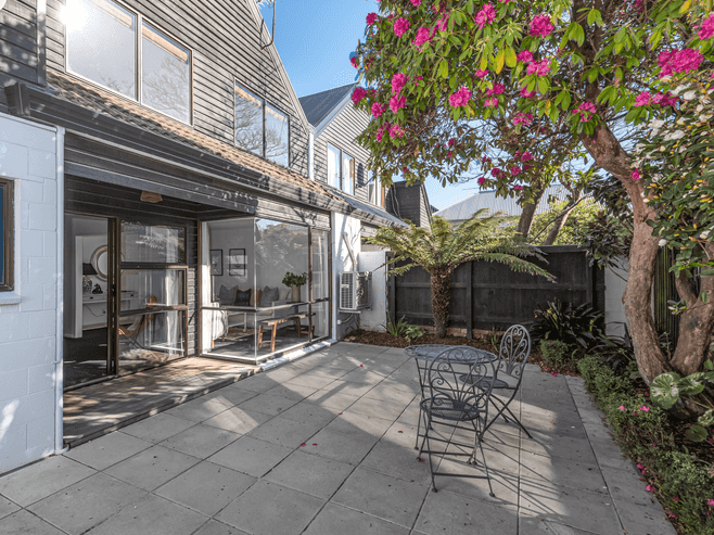 2/27 Shrewsbury Street, Merivale
