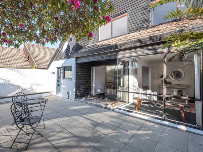 2/27 Shrewsbury Street, Merivale