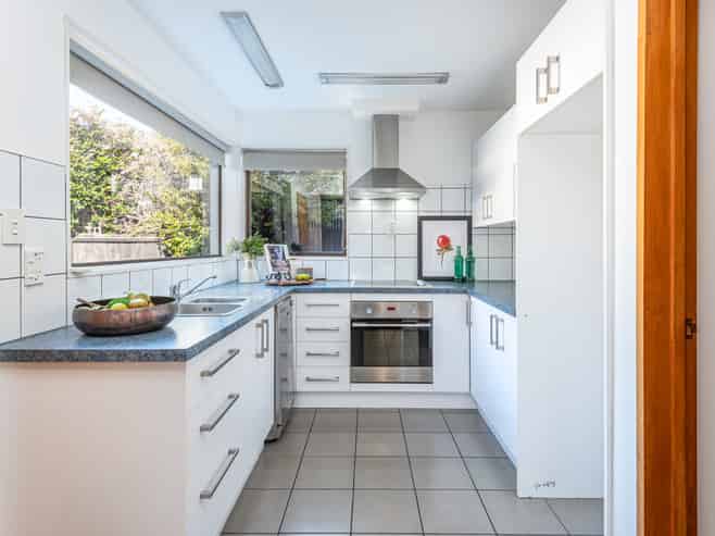 2/27 Shrewsbury Street, Merivale