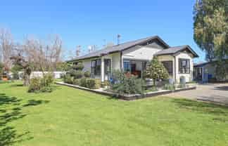 7 Longlands Road East, Longlands