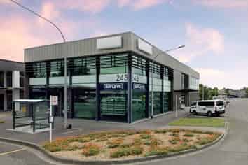 Office space to lease on Broadway Avenue