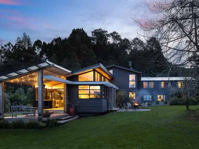 581 West Coast Road, Oratia