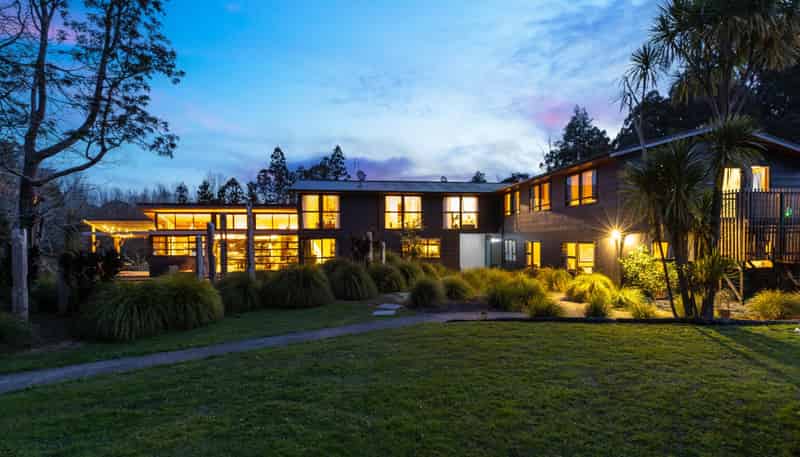 581 West Coast Road, Oratia