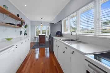 12 Kowhai Park Road, Maunu