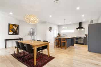 818 Oxford Road, Fernside