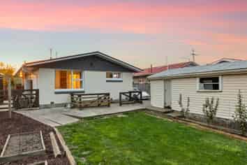 258 Main North Road, Redwood