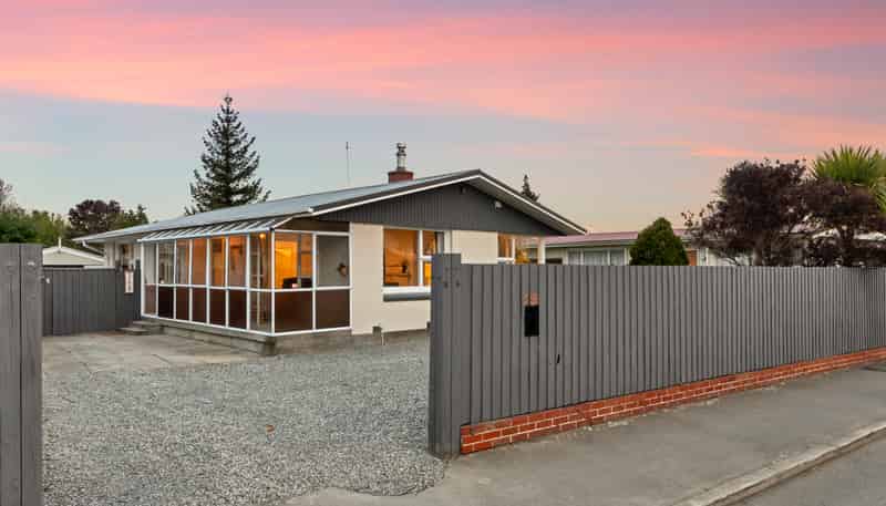 258 Main North Road, Redwood