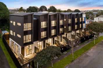 2/6C Kingsway Avenue, Sandringham