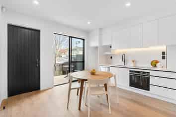 2/6C Kingsway Avenue, Sandringham