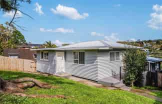 2/729 Beach Road, Browns Bay