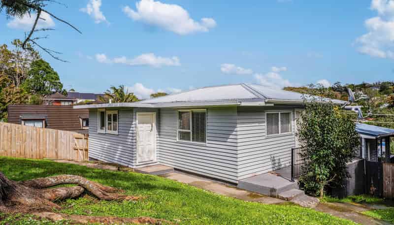 2/729 Beach Road, Browns Bay