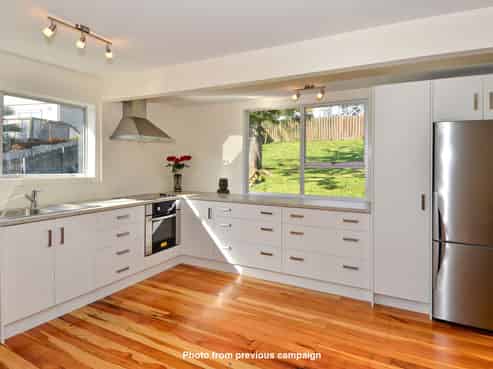 2/729 Beach Road, Browns Bay