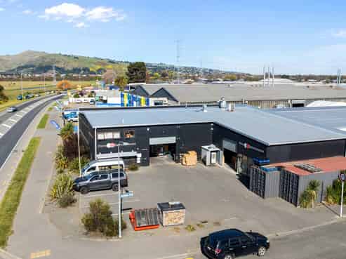 Standout warehouse and showroom with profile