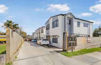 27d Esperanto Road, Papatoetoe