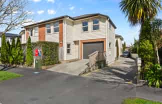2/52 Cook Street, Hamilton East