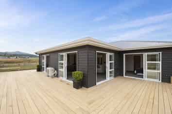 13 Kahikatea Drive, Kinloch