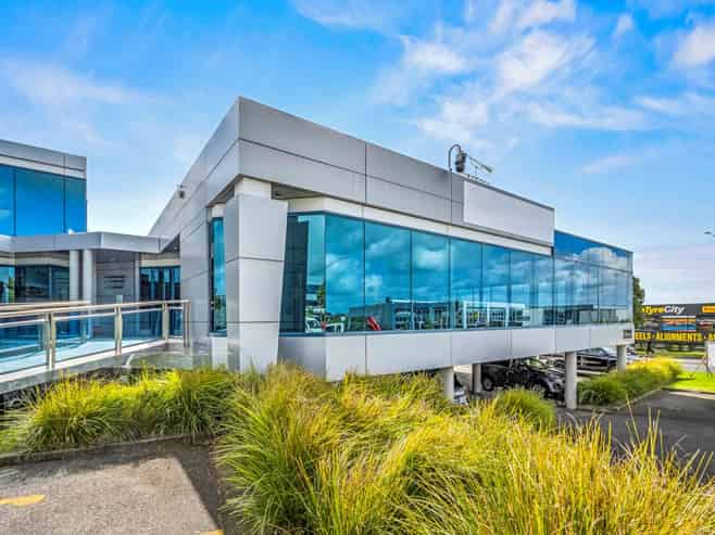 REFURBISHED BUSH ROAD CORNER OFFICE
