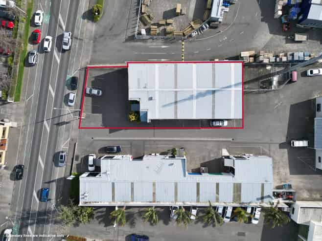 Versatile office and warehouse opportunity