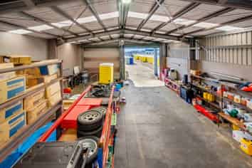 Wiri Workshop & Generous Yard