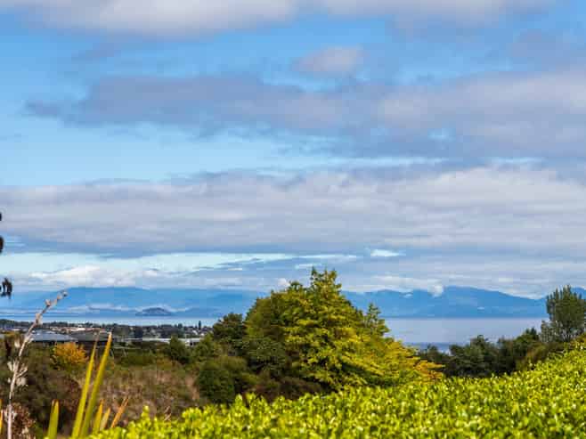 14 Birchwood Lane, Hilltop