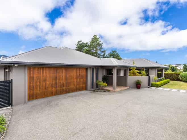 14 Birchwood Lane, Hilltop