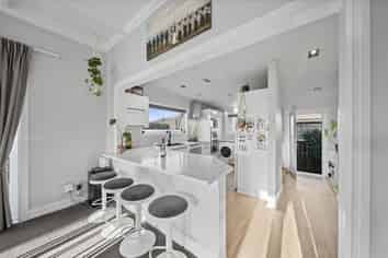 18 Graham Road, Conifer Grove