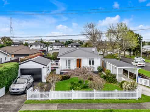 18 Graham Road, Conifer Grove