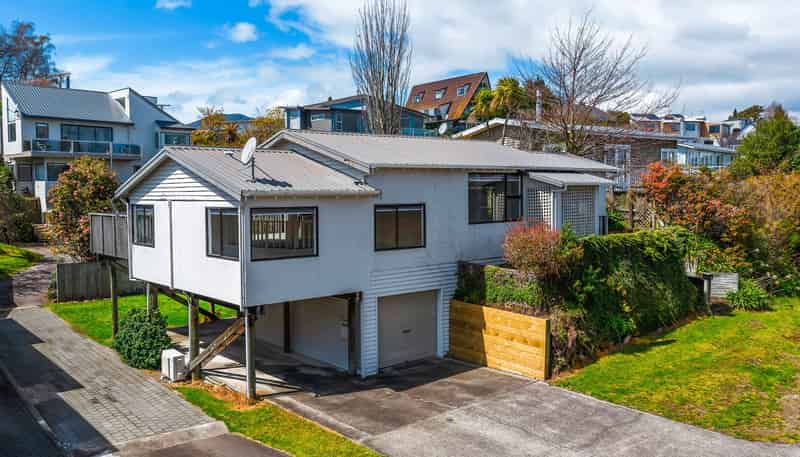 8 Rokino Road, Hilltop