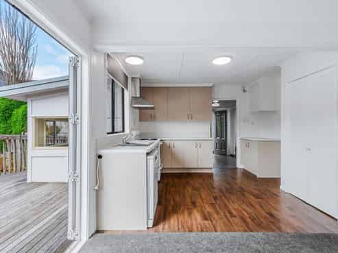 8 Rokino Road, Hilltop