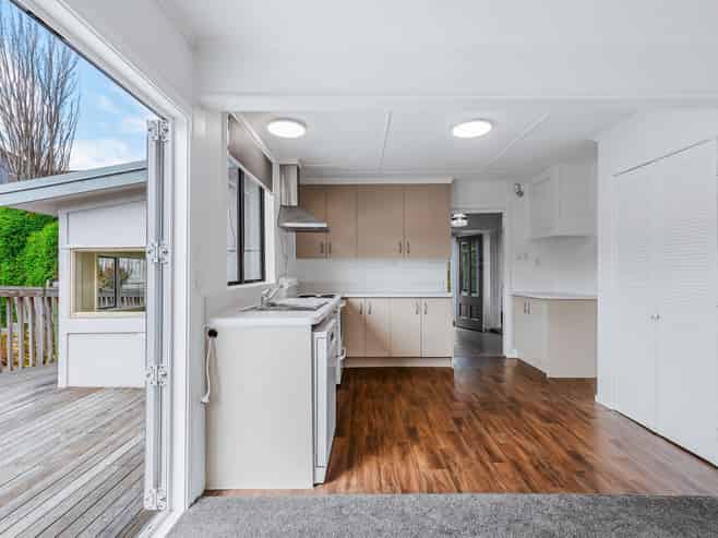8 Rokino Road, Hilltop