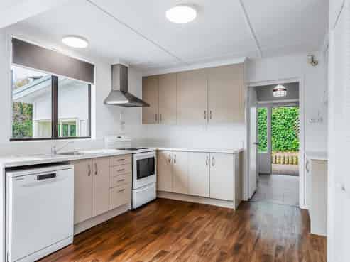 8 Rokino Road, Hilltop