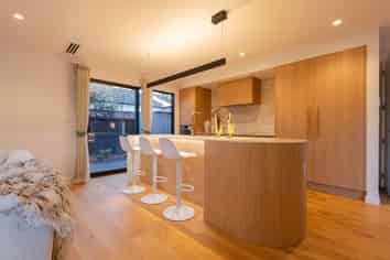 4/146 Straven Road, Fendalton