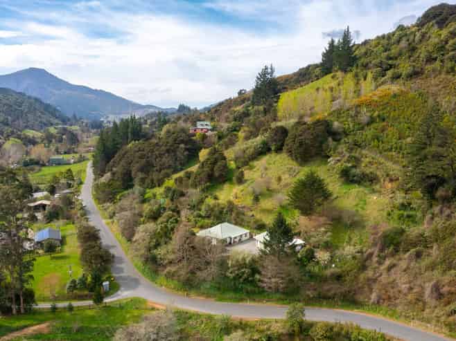 265 Lud Valley Road, Hira