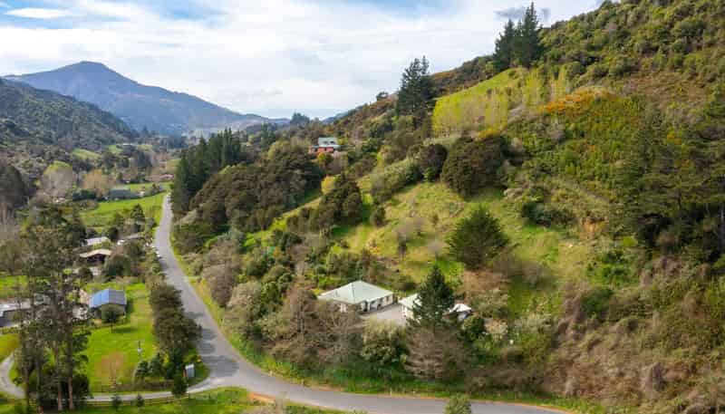 265 Lud Valley Road, Hira
