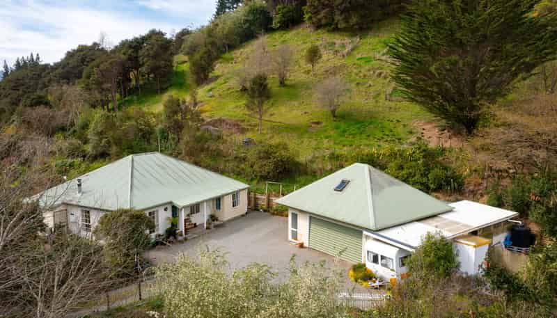 265 Lud Valley Road, Hira