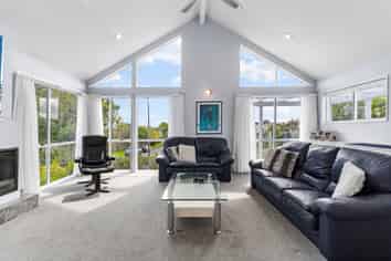 9 Muka Close, The Gardens