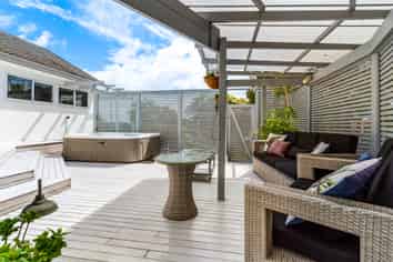 9 Muka Close, The Gardens