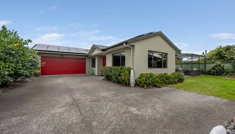 9 Harrison Court, Clive
