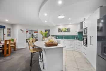 9 Harrison Court, Clive