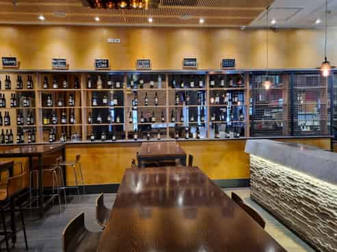 For Lease – Prime Turnkey Bar & Restaurant