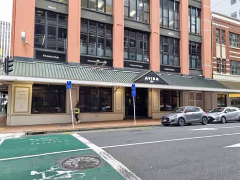 For Lease – Prime Turnkey Bar & Restaurant