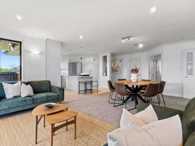 1 Parkwood Place, Huntington