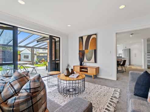 1 Parkwood Place, Huntington