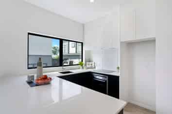 2/24 Andrew Road, Howick
