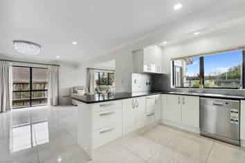 1/2 Orangewood Drive, Northpark