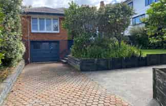 18 Williamson Avenue, Belmont