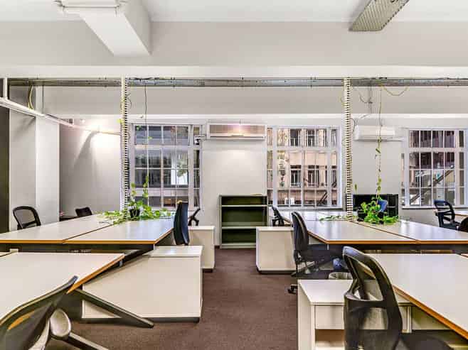 HIGH STREET SHOWROOM / OFFICE / RETAIL GEM
