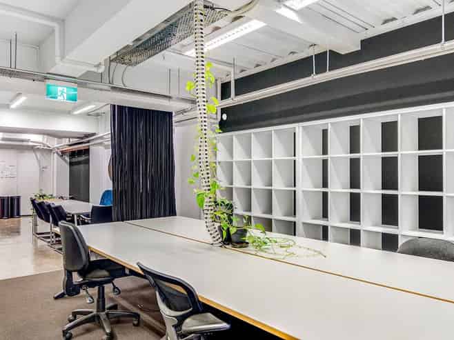 HIGH STREET SHOWROOM / OFFICE / RETAIL GEM
