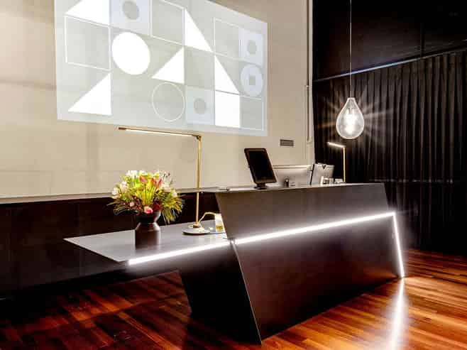 HIGH STREET SHOWROOM / OFFICE / RETAIL GEM
