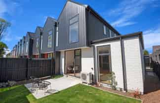 7/15 Donald Place, Merivale